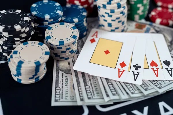 Mobile app home screen showing live-dealer table and esports schedule